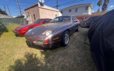 Porsche-928-1988-20