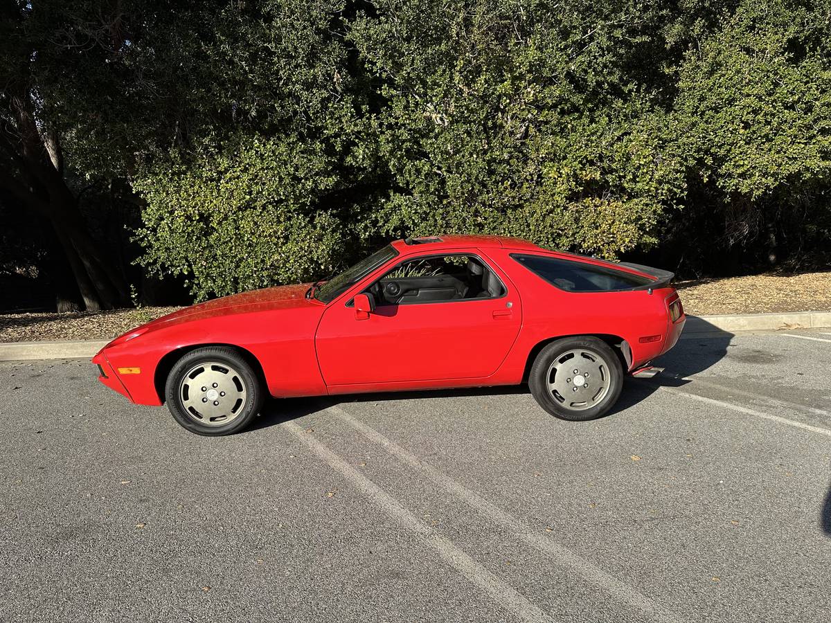 Porsche-928s-1984-1