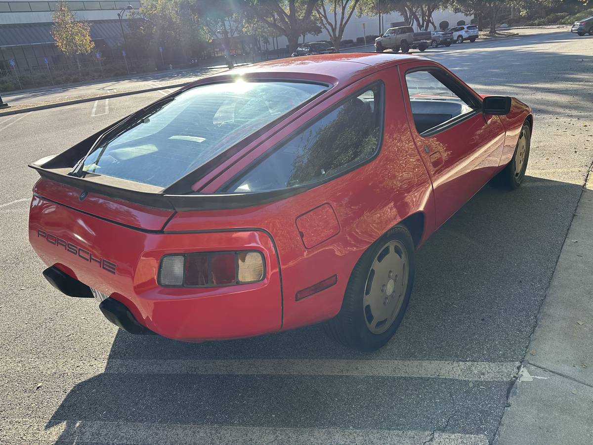 Porsche-928s-1984-4