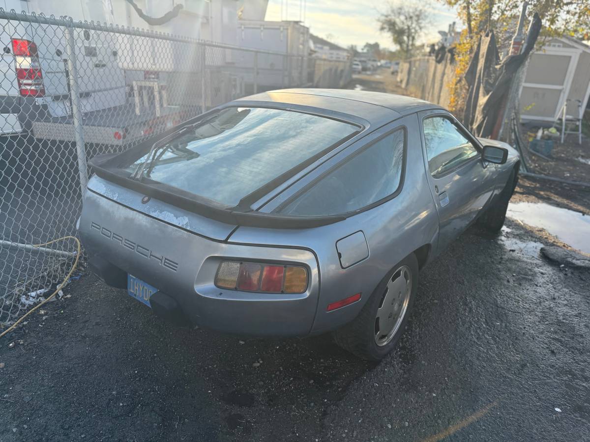 Porsche-928s-1984