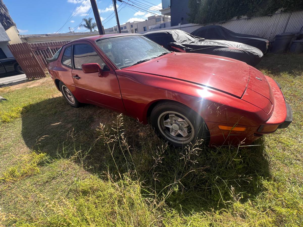Porsche-944-1984-19