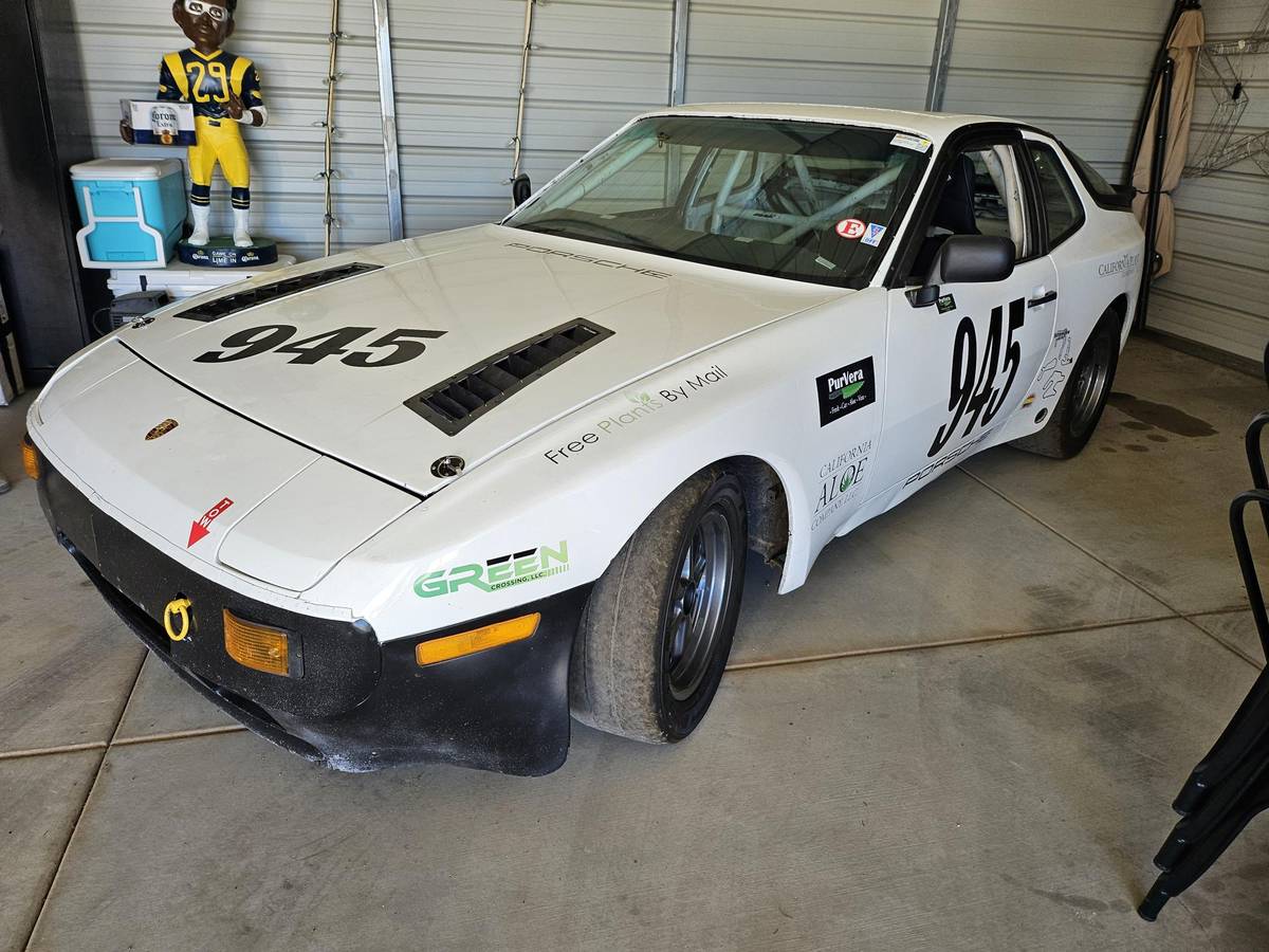 Porsche-944-1984-20