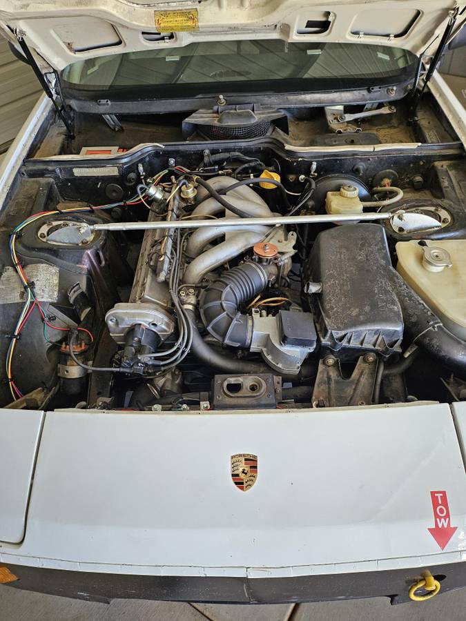 Porsche-944-1984-25