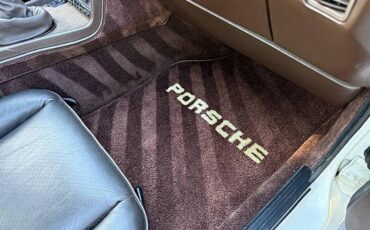 Porsche-944-1985-custom-37