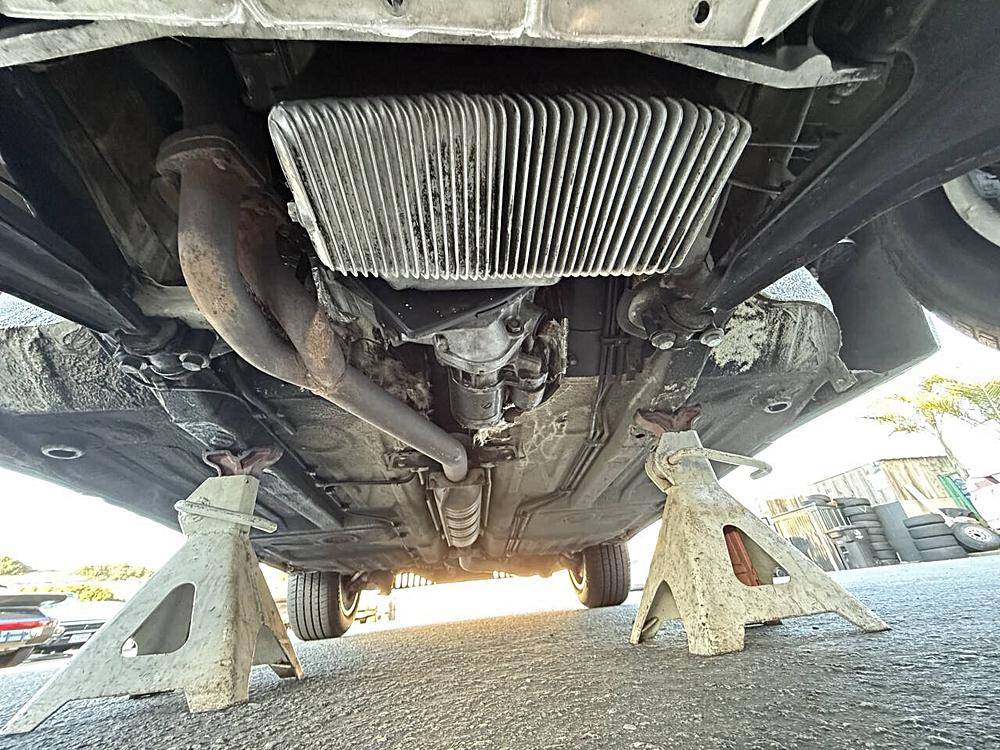 Porsche-944-1985-custom-42