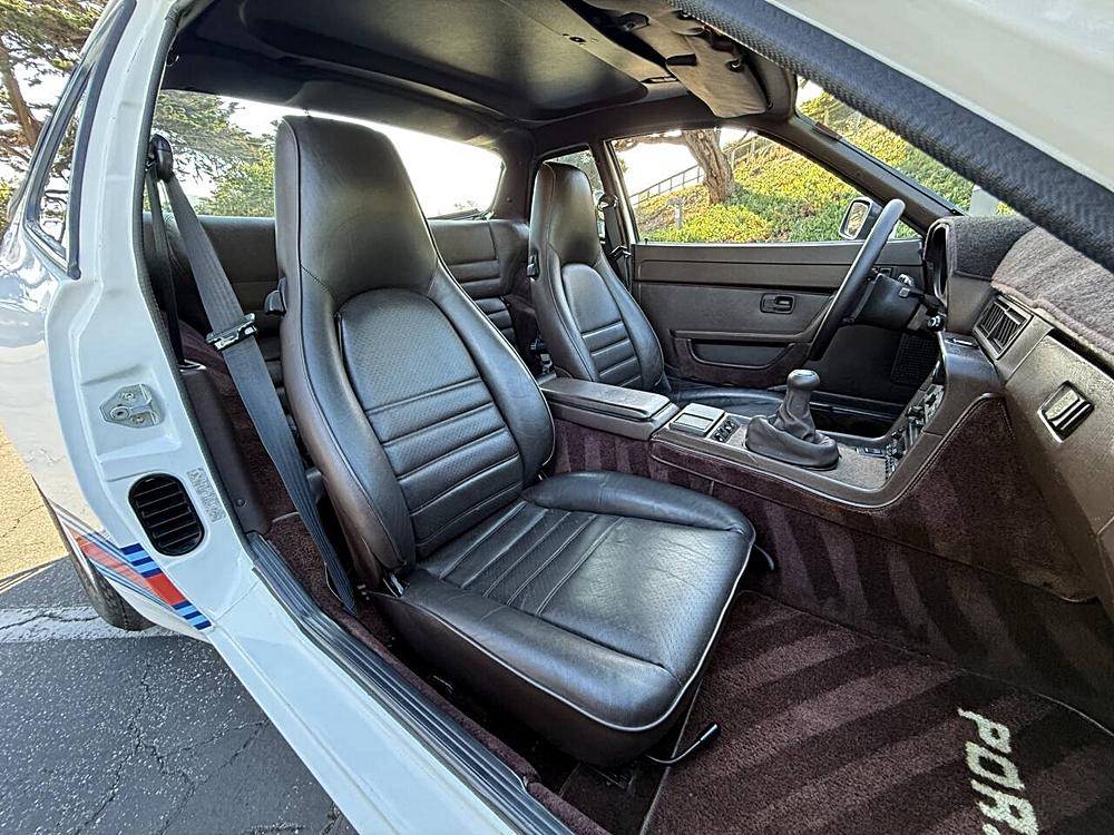 Porsche-944-1985-custom-58