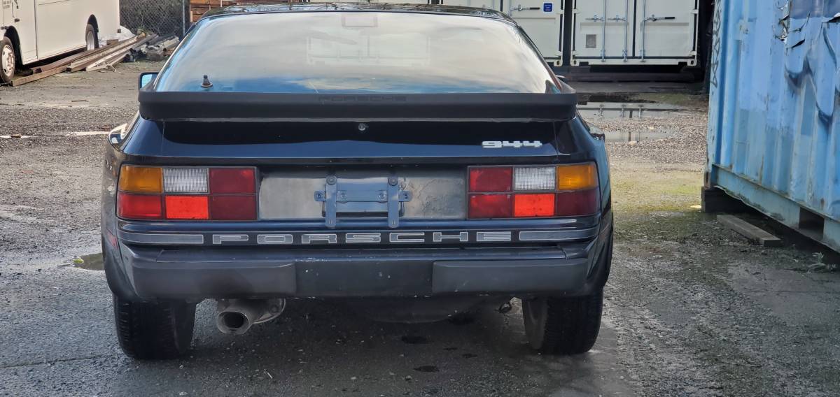 Porsche-944-1987-black-8