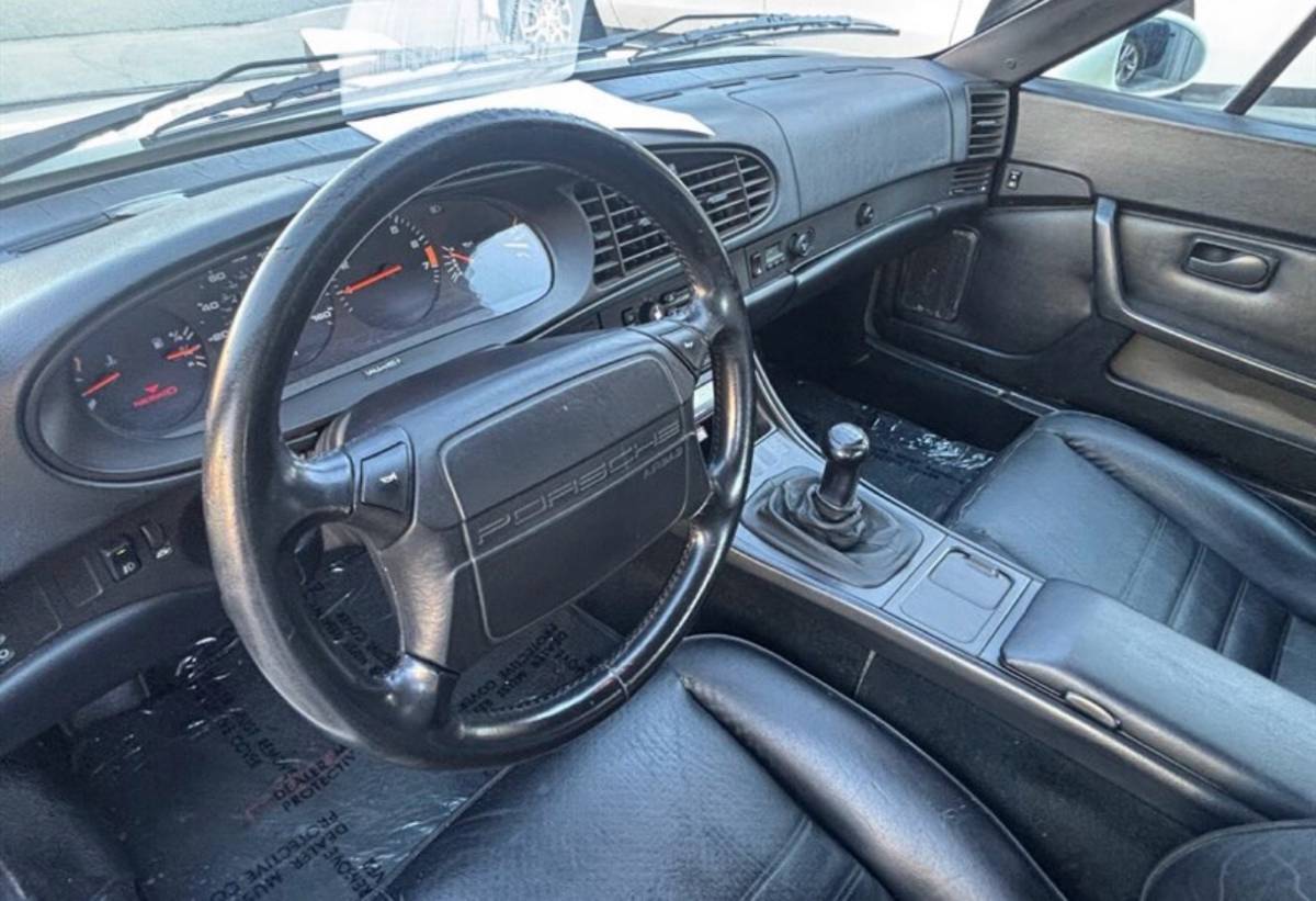 Porsche-944-1990-white-10