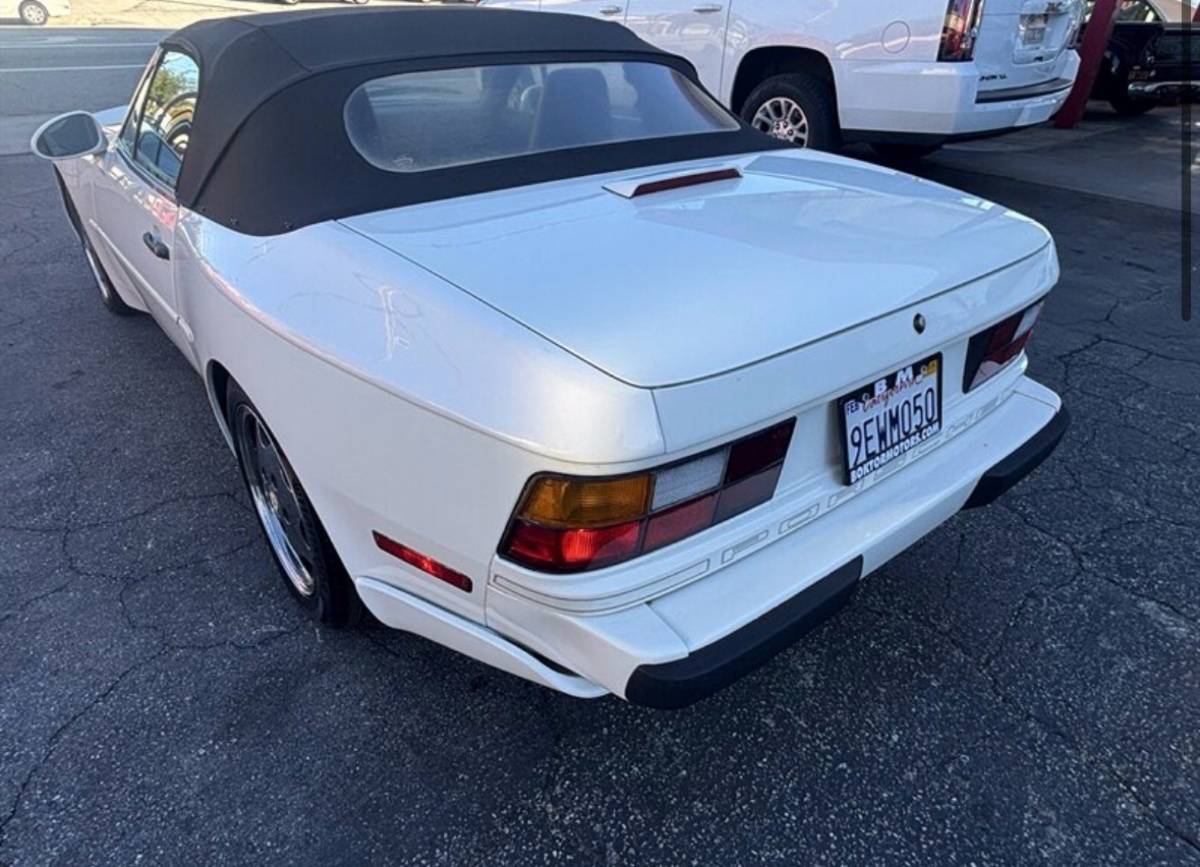 Porsche-944-1990-white-5