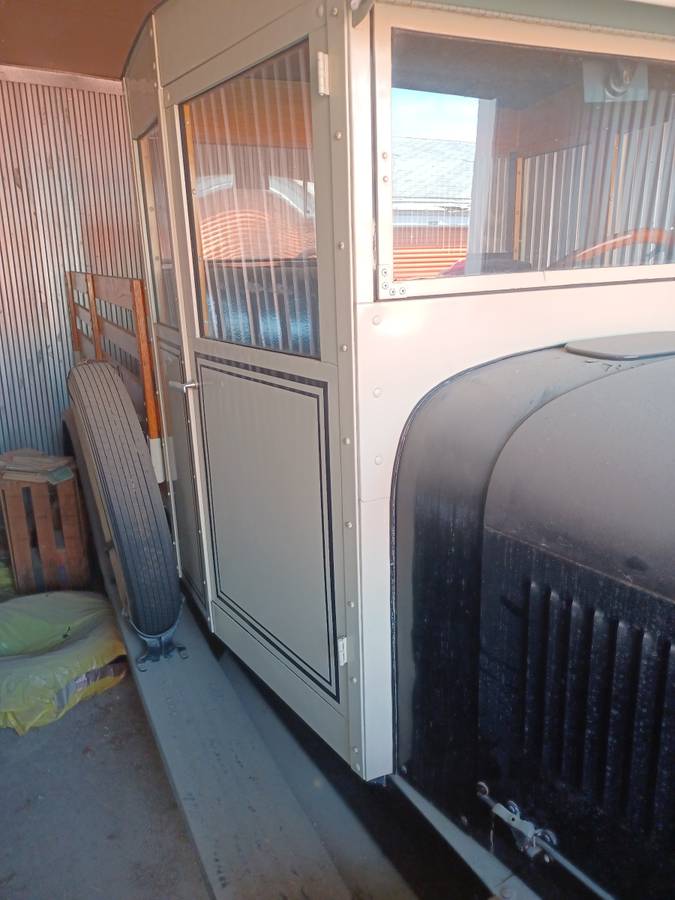 Reo-1-14-ton-truck-1926-custom-1