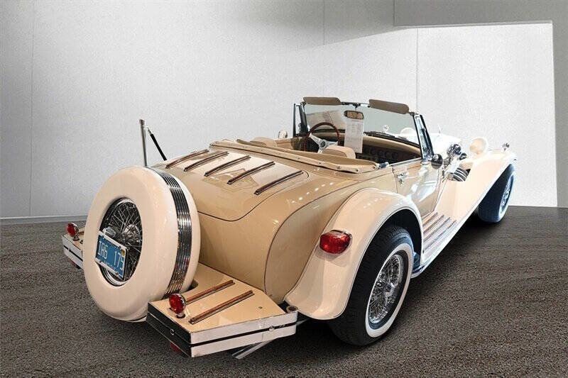 ReplicaKit-Makes-Convertible-1977-Convertible-3