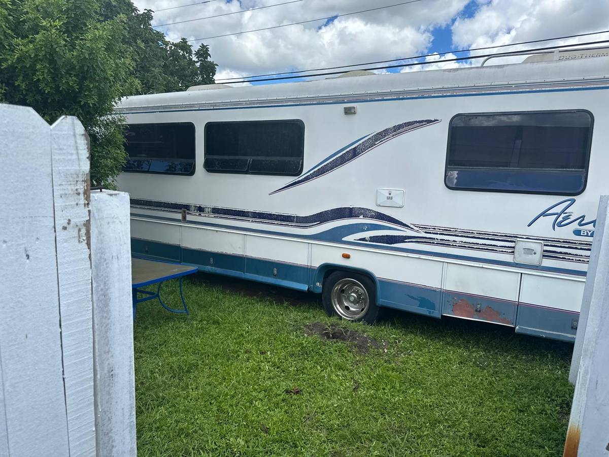 Rexhall-air-bus-1996-blue-3