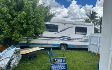 Rexhall-air-bus-1996-blue-5