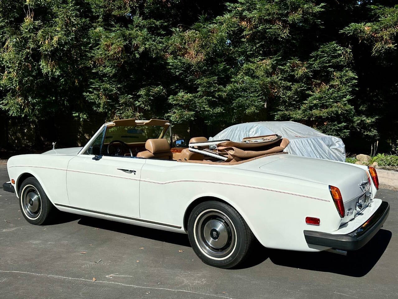 Rolls-Royce-Corniche-1976-Convertible-2
