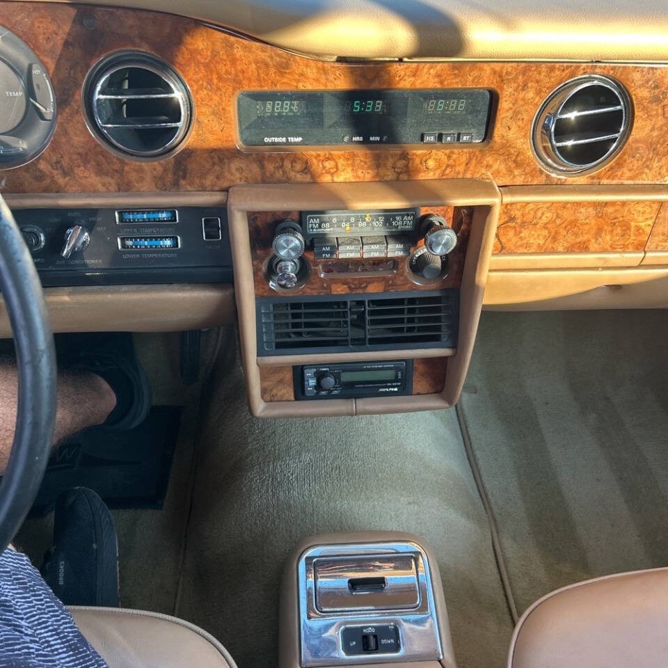 Rolls-Royce-Corniche-1980-Convertible-18