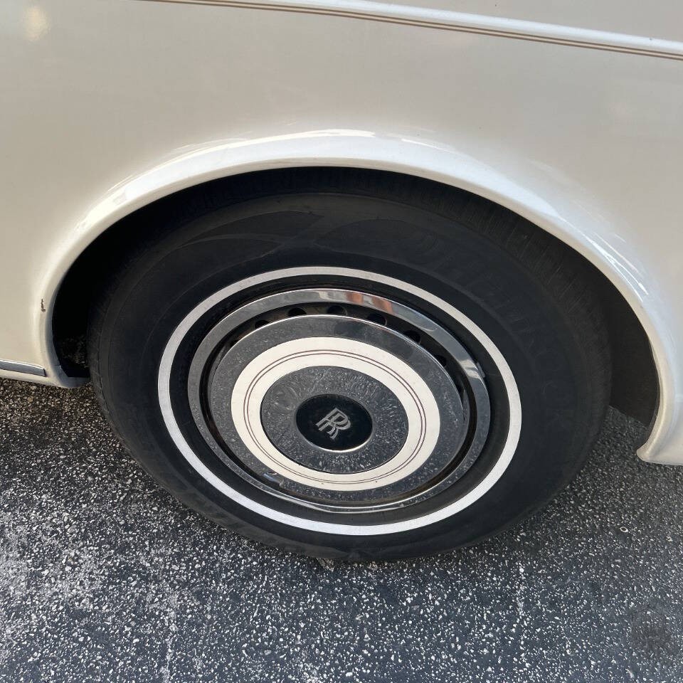 Rolls-Royce-Corniche-1980-Convertible-28