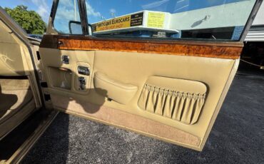 Rolls-Royce-Corniche-1981-Convertible-13