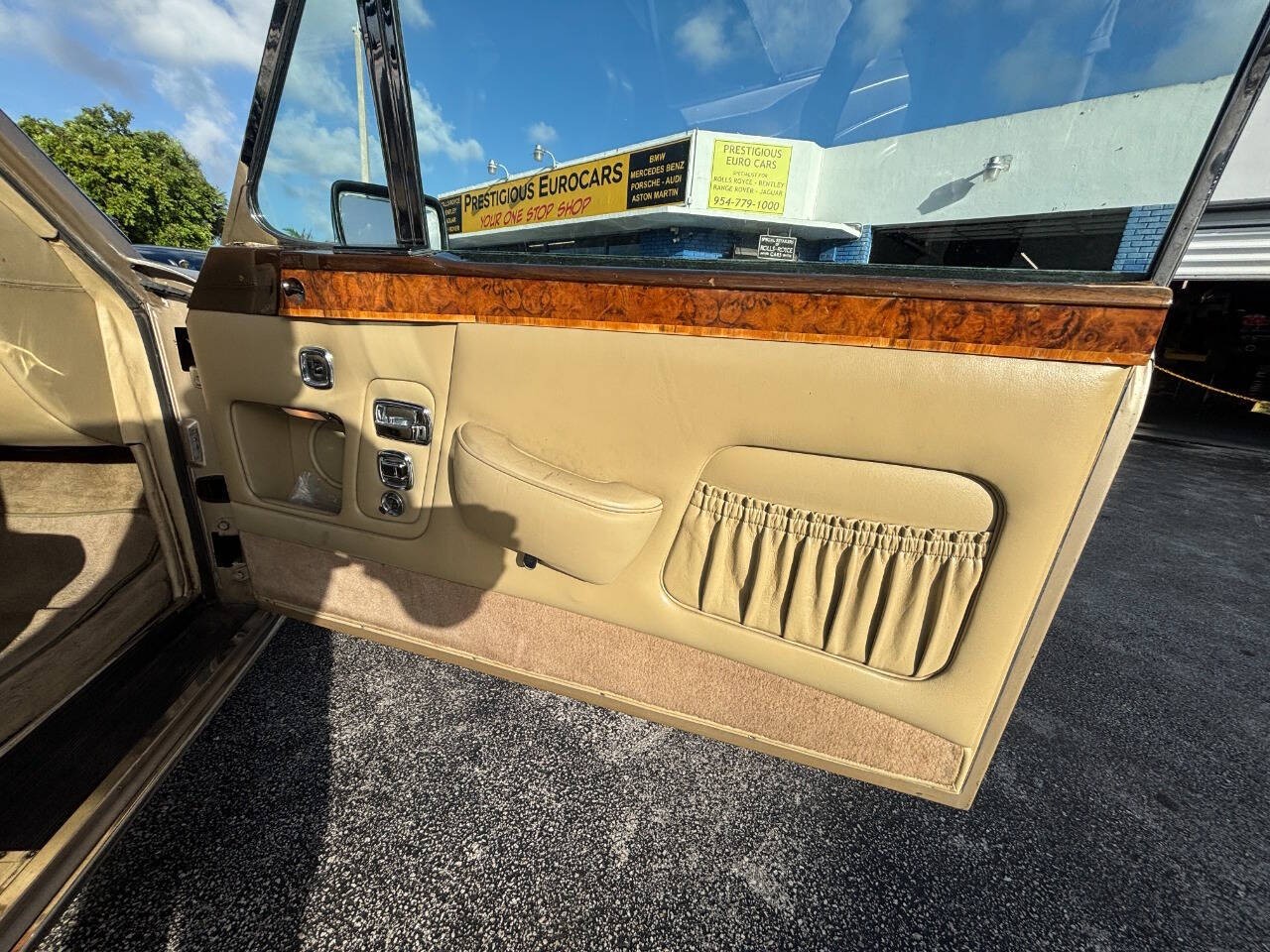 Rolls-Royce-Corniche-1981-Convertible-13