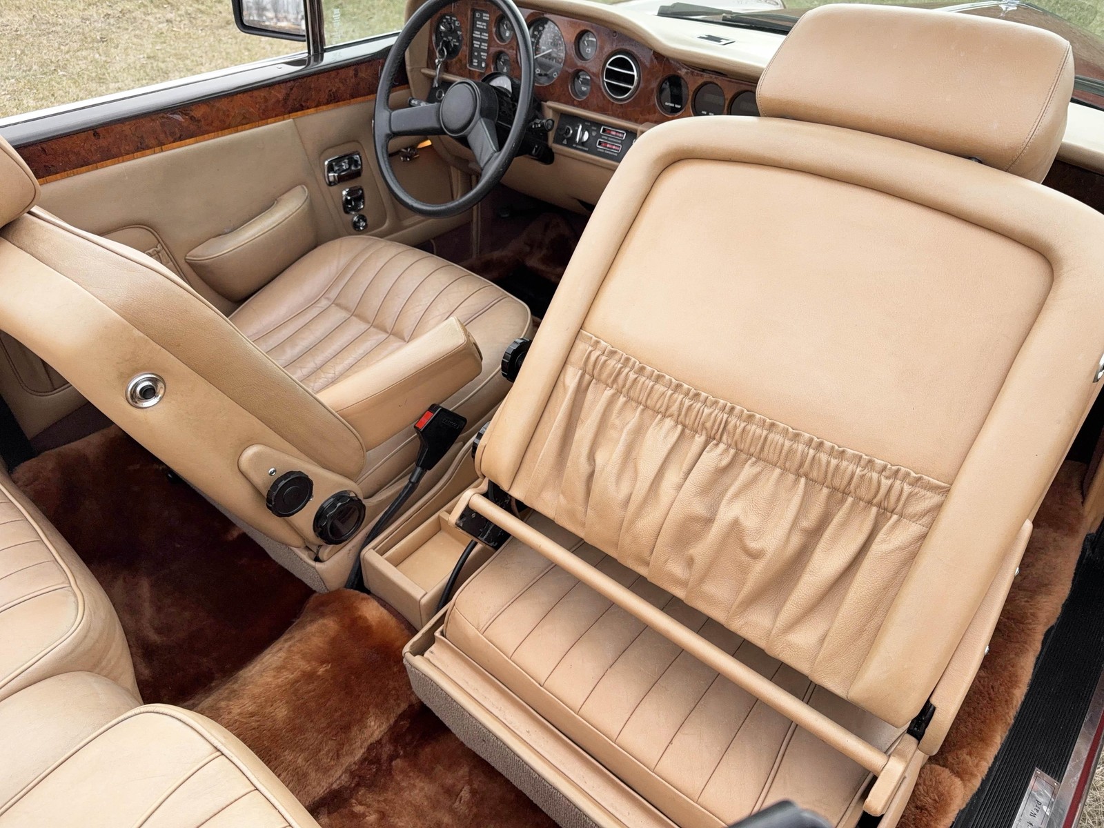 Rolls-Royce-Corniche-1985-30
