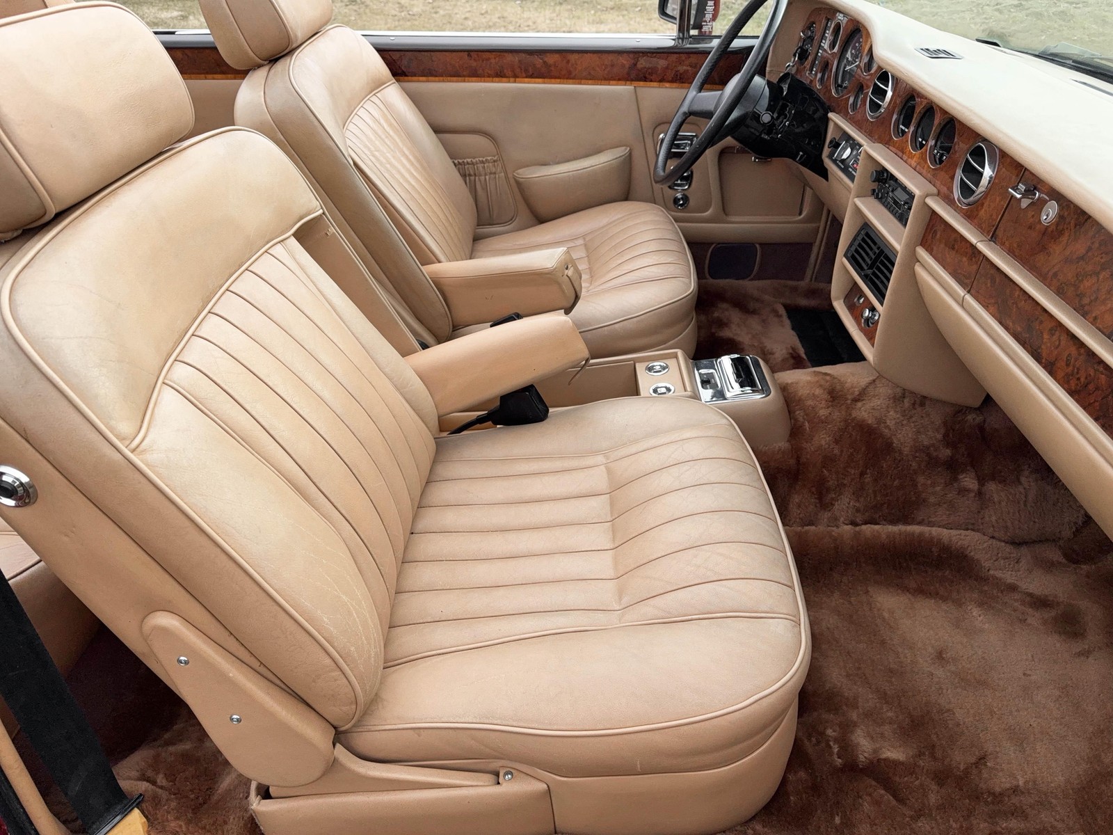 Rolls-Royce-Corniche-1985-32