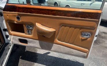 Rolls-Royce-Corniche-1988-Convertible-11