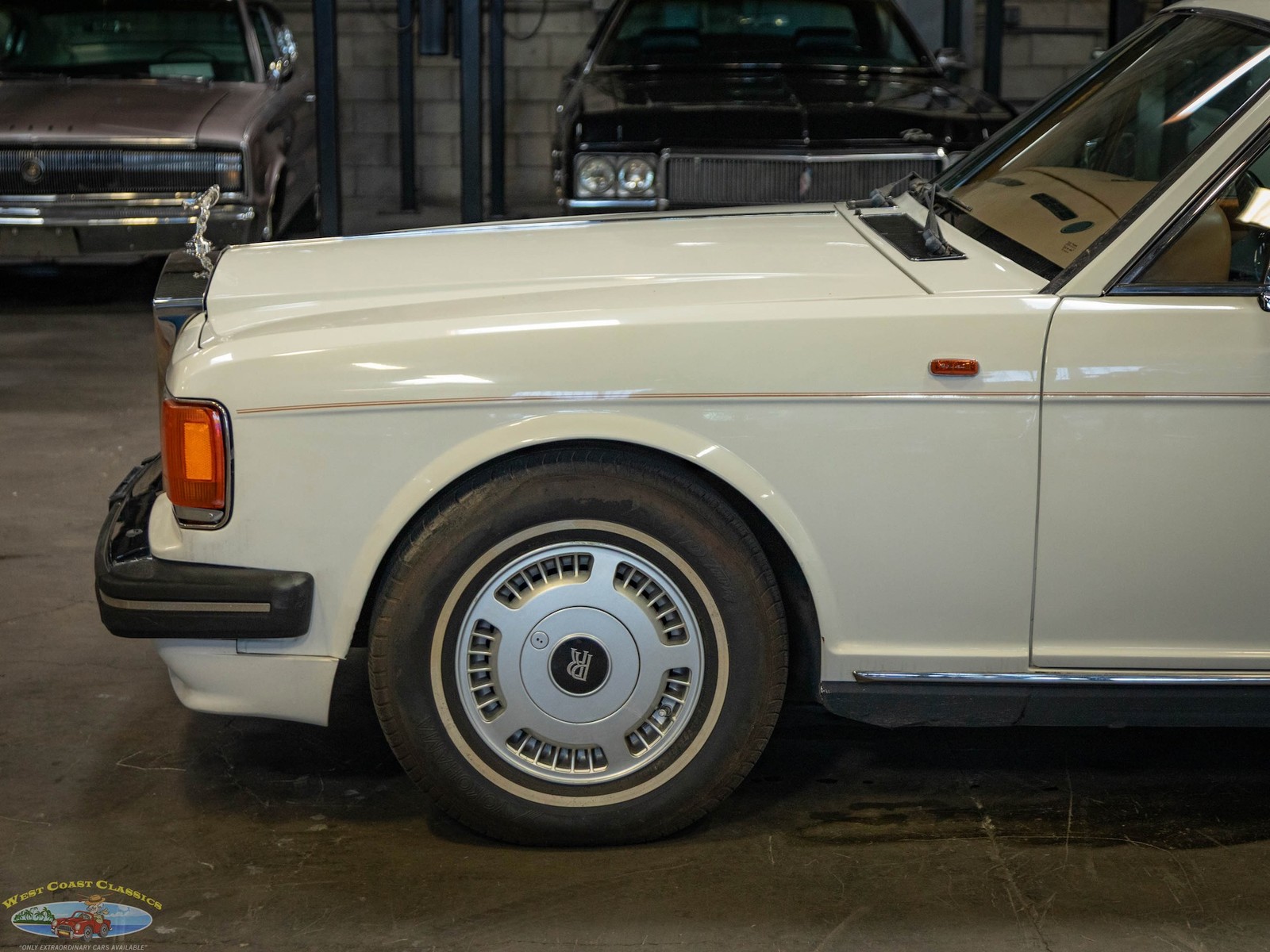 Rolls-Royce-Flying-Spur-1995-Sedan-1