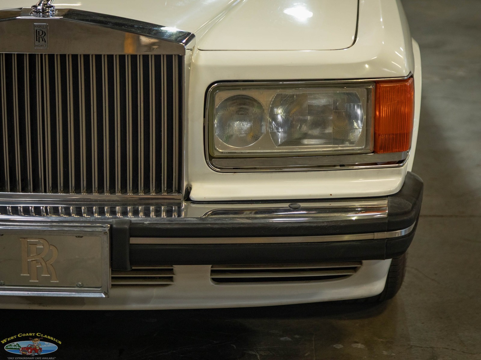 Rolls-Royce-Flying-Spur-1995-Sedan-16