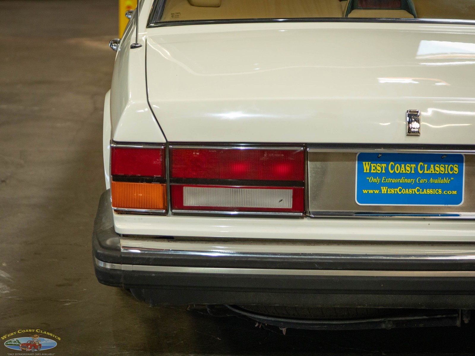 Rolls-Royce-Flying-Spur-1995-Sedan-18