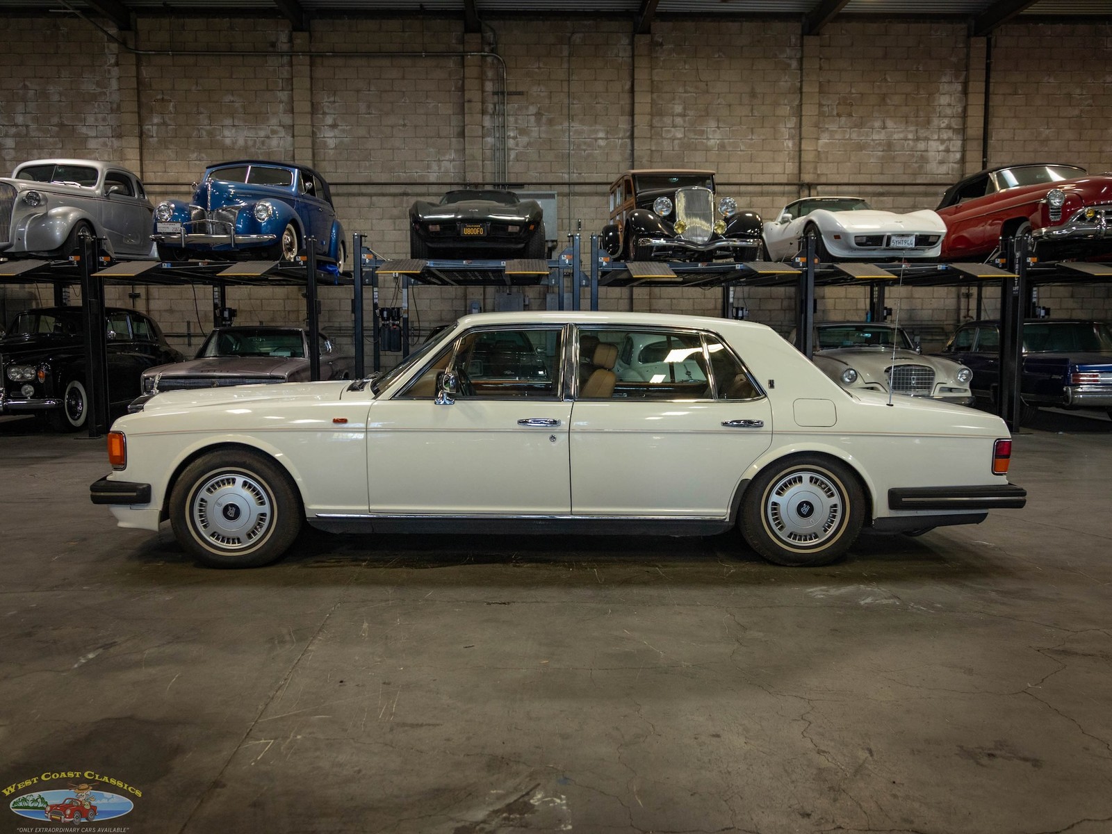 Rolls-Royce-Flying-Spur-1995-Sedan-2