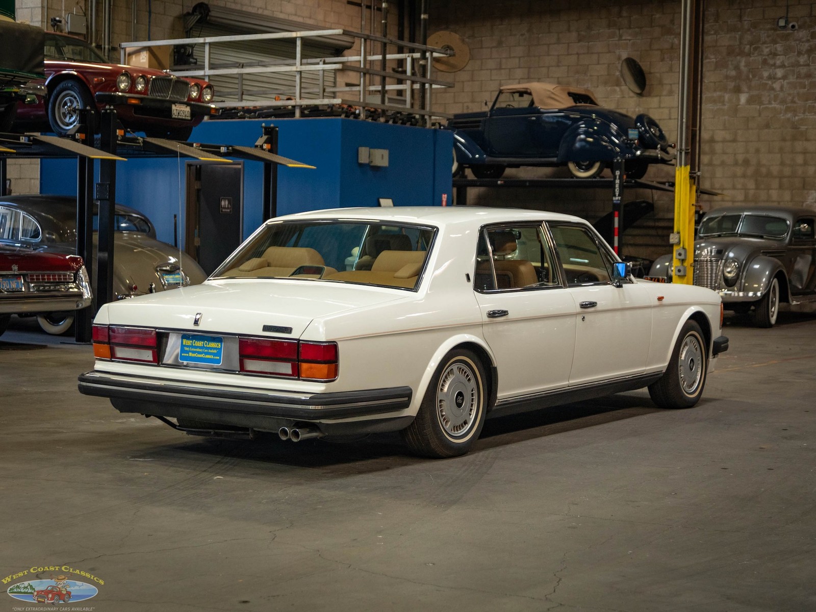 Rolls-Royce-Flying-Spur-1995-Sedan-24