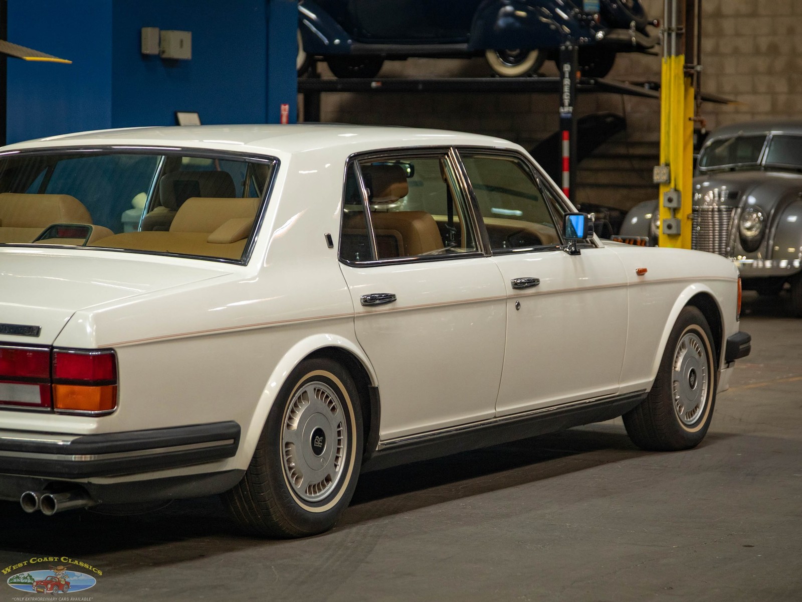 Rolls-Royce-Flying-Spur-1995-Sedan-26