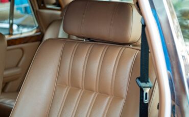 Rolls-Royce-Flying-Spur-1995-Sedan-29