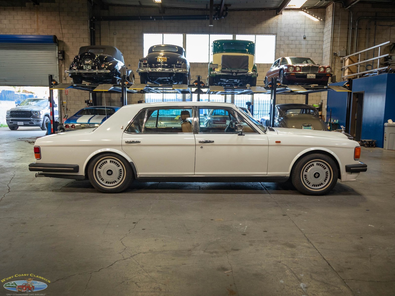 Rolls-Royce-Flying-Spur-1995-Sedan-6