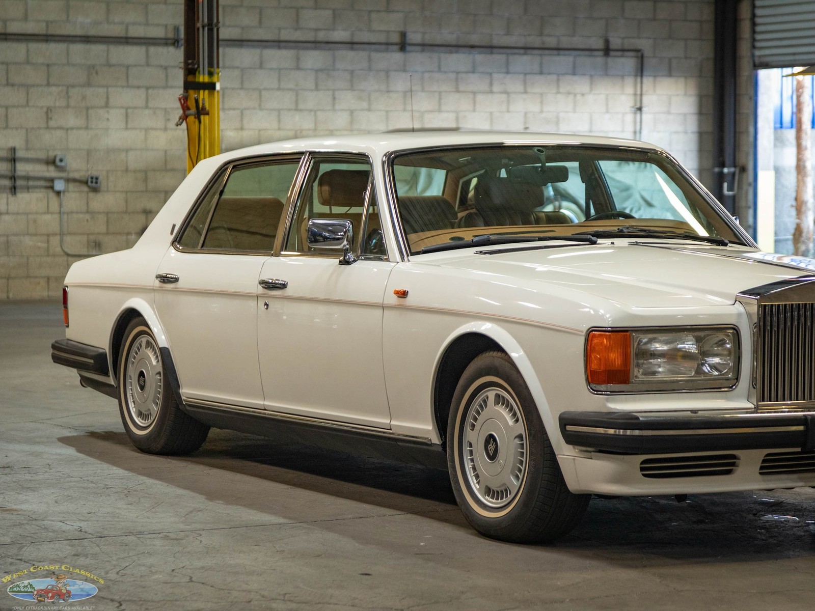 Rolls-Royce-Flying-Spur-1995-Sedan-9