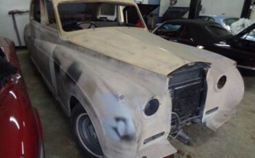 Rolls-Royce-Phantom-1961-Sedan-2