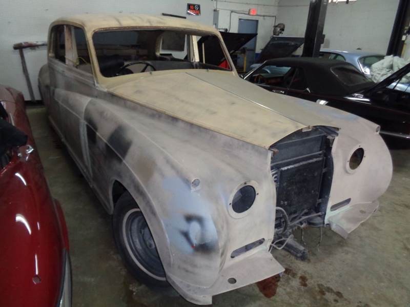 Rolls-Royce-Phantom-1961-Sedan-2