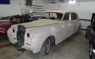 Rolls-Royce-Phantom-1961-Sedan