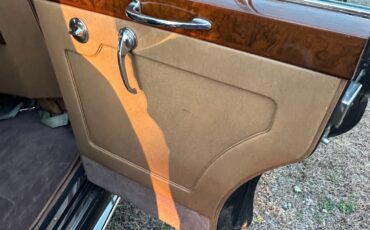 Rolls-Royce-Silver-Cloud-1961-Sedan-14