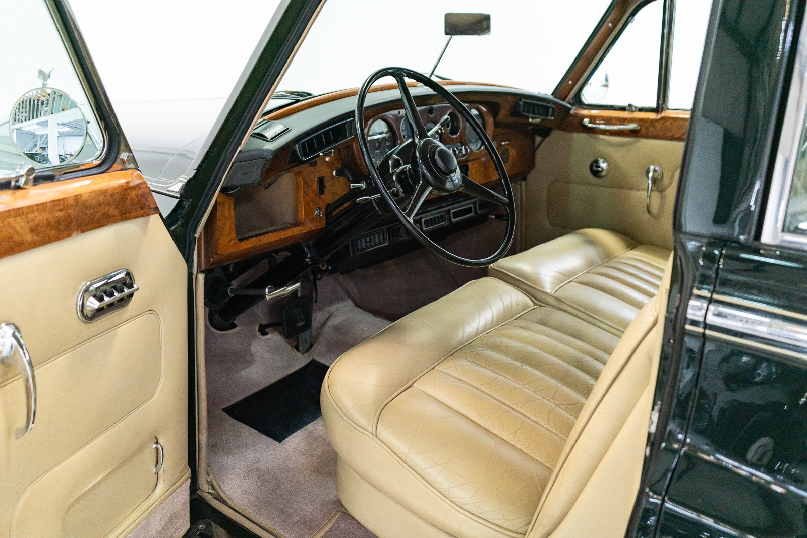 Rolls-Royce-Silver-Cloud-1963-Saloon-14