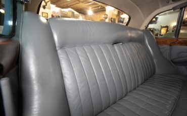 Rolls-Royce-Silver-Cloud-1964-Sedan-11