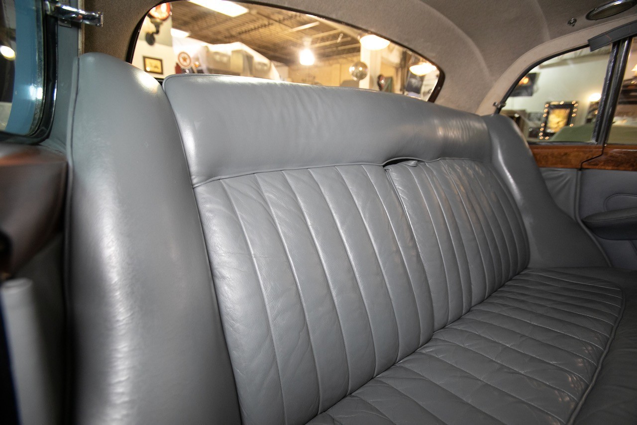 Rolls-Royce-Silver-Cloud-1964-Sedan-11