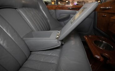 Rolls-Royce-Silver-Cloud-1964-Sedan-12