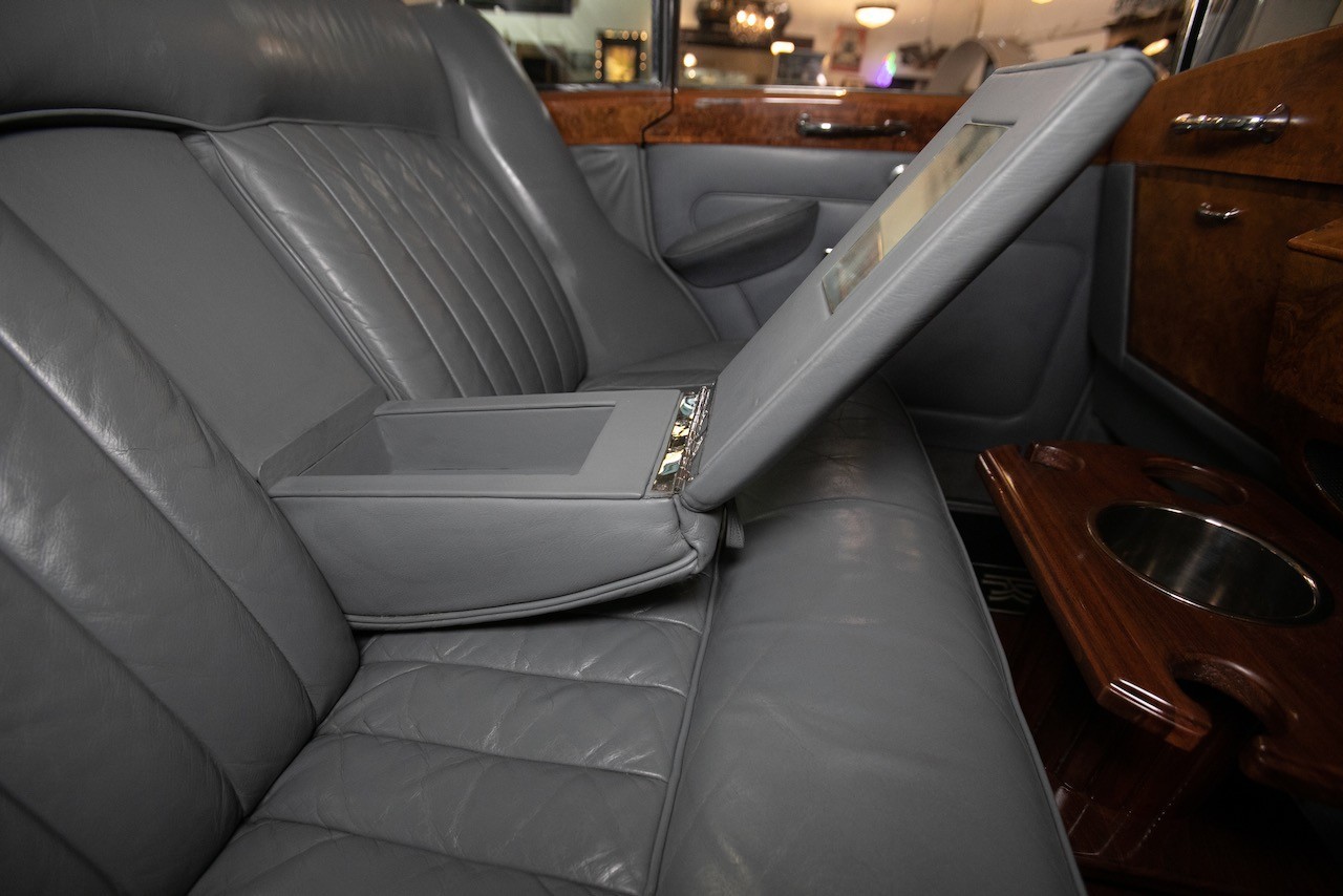 Rolls-Royce-Silver-Cloud-1964-Sedan-12