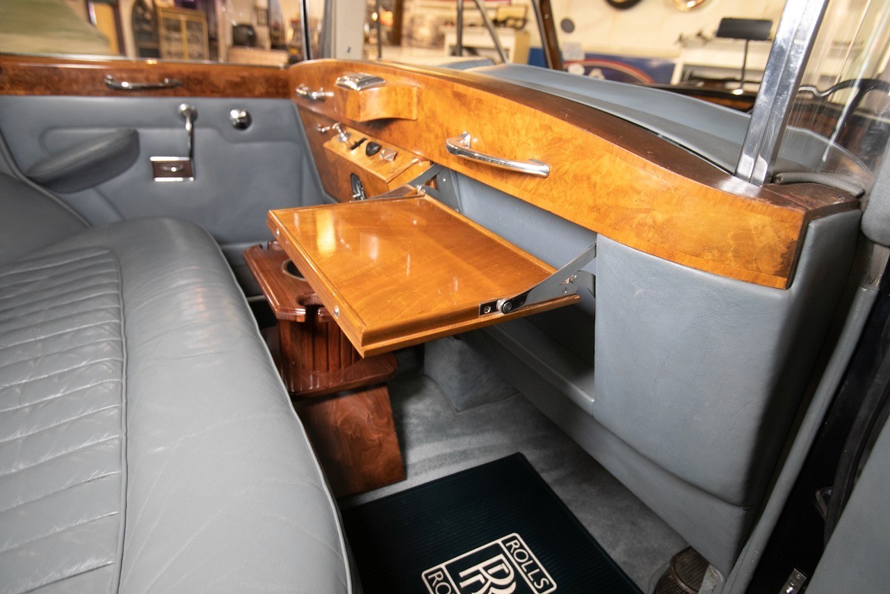 Rolls-Royce-Silver-Cloud-1964-Sedan-13