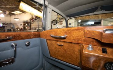 Rolls-Royce-Silver-Cloud-1964-Sedan-14