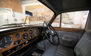 Rolls-Royce-Silver-Cloud-1964-Sedan-9