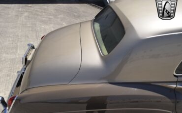 Rolls-Royce-Silver-Cloud-1965-sedan-10