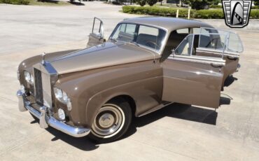 Rolls-Royce-Silver-Cloud-1965-sedan-31