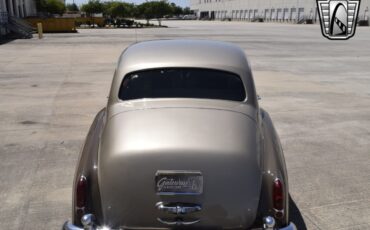 Rolls-Royce-Silver-Cloud-1965-sedan-39