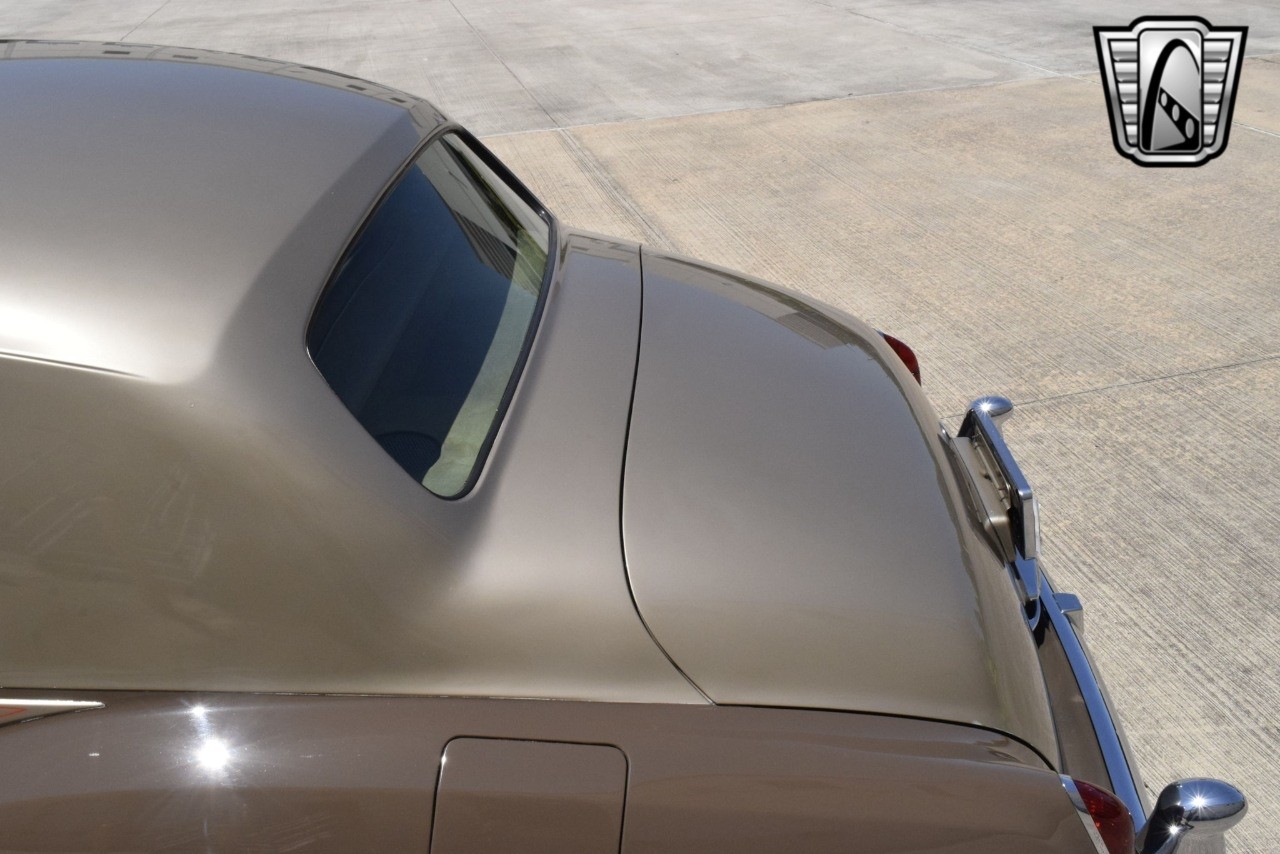 Rolls-Royce-Silver-Cloud-1965-sedan-9